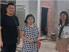 【新宏動態(tài)】中秋慰問，新宏飼料情暖胥家橋村五保戶